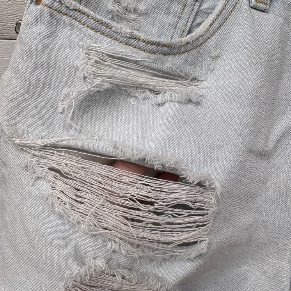 Levis 501 Original High Waisted Distressed Denim‎ Shorts Light Wash Blue W30